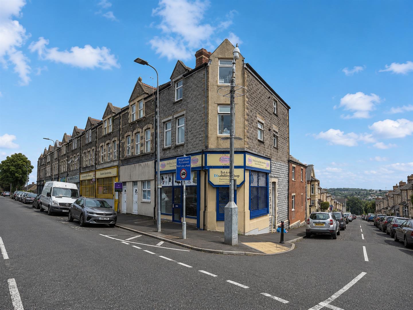 Holton Road, Barry